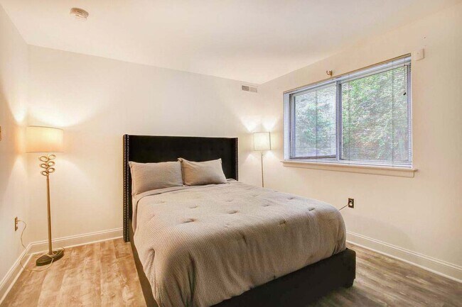 Photo - 11408 Cherry Hill Rd