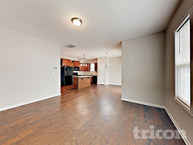 Photo - 32 Balboa Pkwy