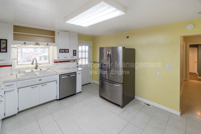 Photo - 2324 E South Crescent Ave