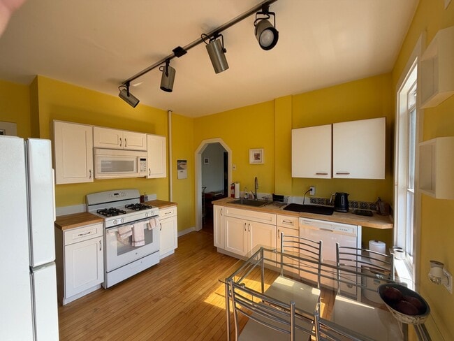 Photo - 14 Glenwood Ave Unidad #2