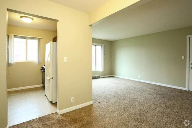 Building Photo - 14272 Riverview St Rental