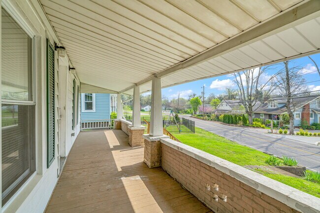 Photo - 2325 Cedar Ln