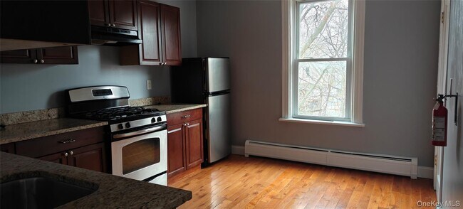 Photo - 104 Winnikee Ave Unit 3