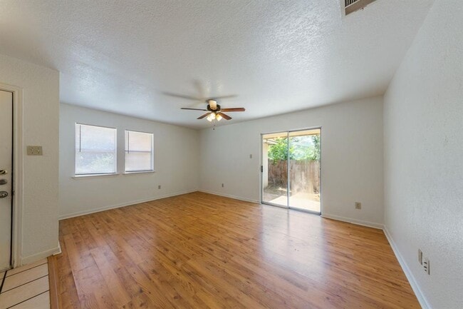 Photo - 2703 Cypress Ln