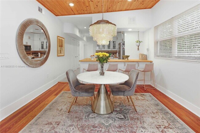 Photo - 1648 Adams St