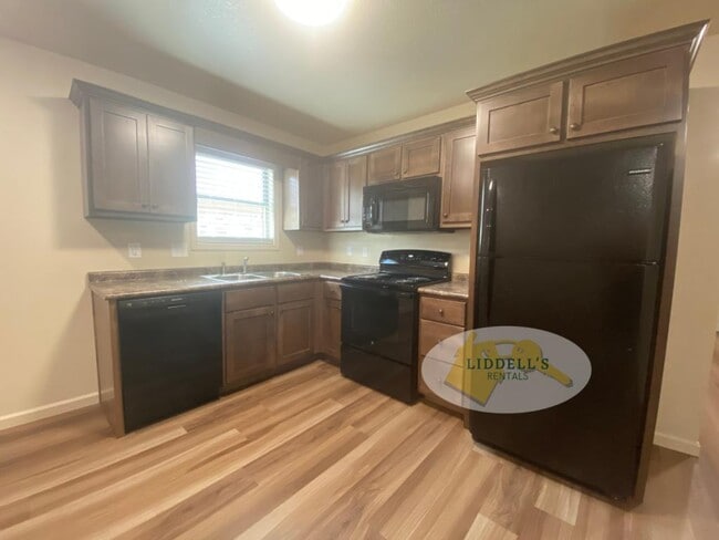 Photo - 308 W Locust St