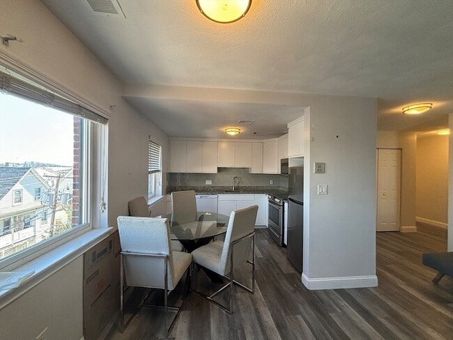 Building Photo - 11 Langdon St Unit 403 Rental