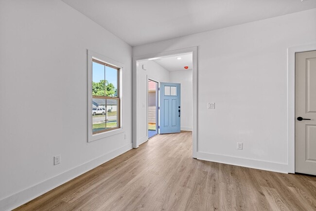 Photo - 3 Bedroom Walkable to Downtown Zebulon. Lawncare included!