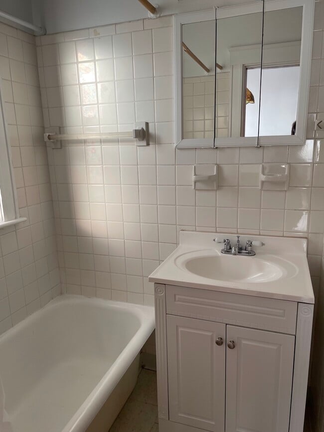 Photo - 166 South St Unidad Studio