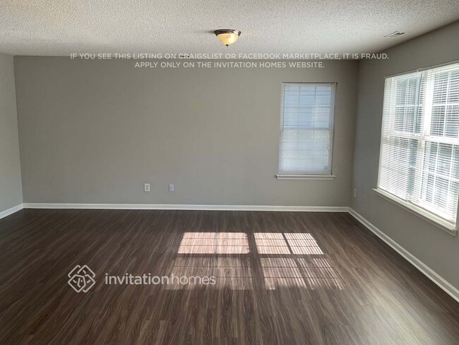 Photo - 10729 Glenluce Ave