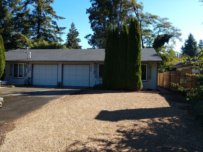 3 Bed Duplex (Olympia) - 3 Bed Duplex (Olympia) House