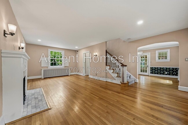 Photo - 4723 16th St N