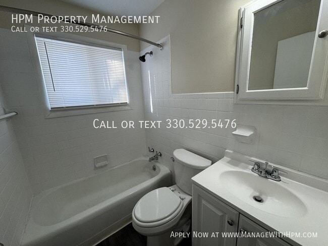 Photo - 1325 Vermont Pl NE