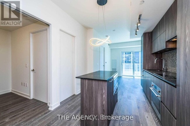 Photo - 1 Yorkville Ave Unit 3412