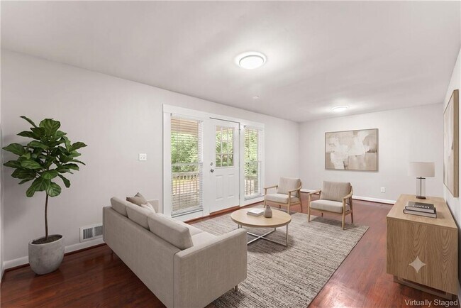 Photo - 2352 Elmwood Cir SE