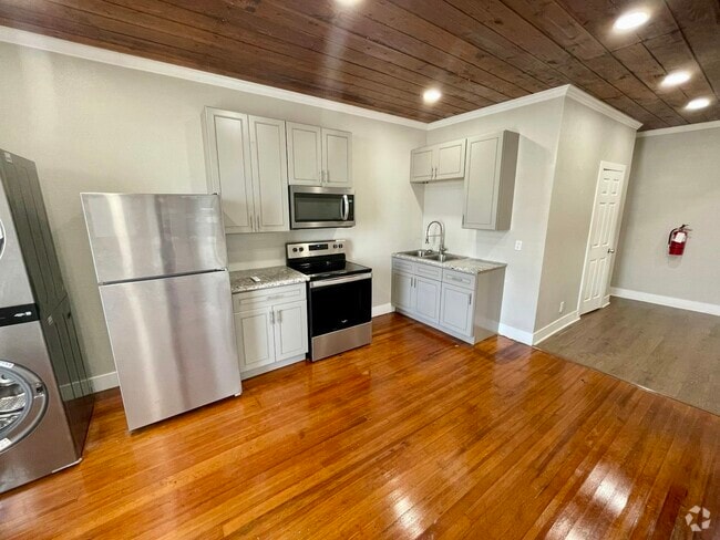 Building Photo - 2115 Broadway Avenue J Unit 2 Rental