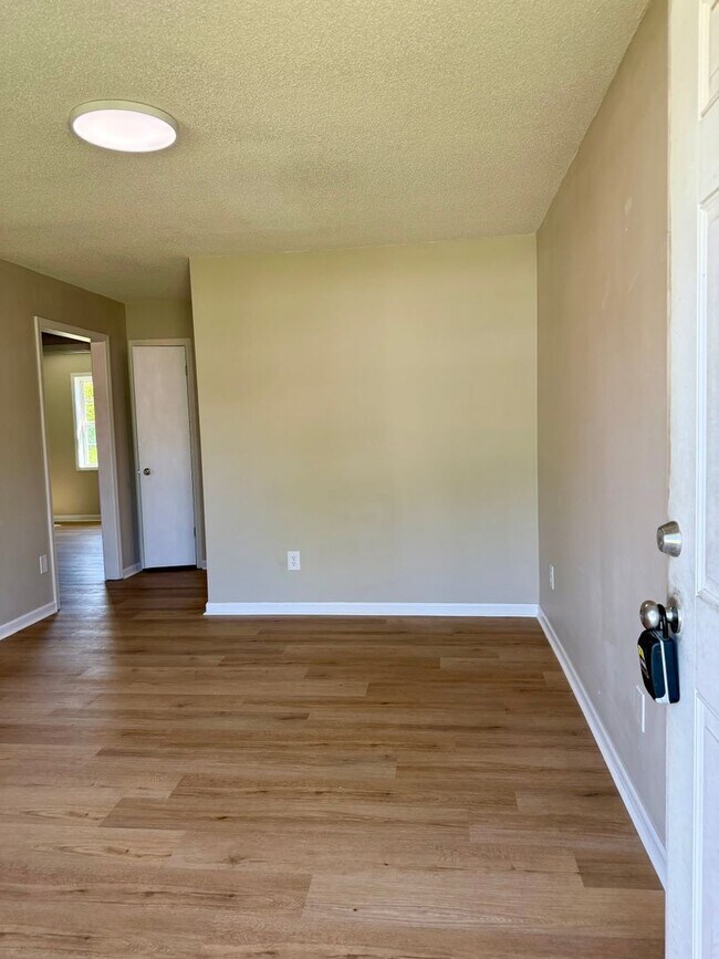 Photo - 01021 Unit 10