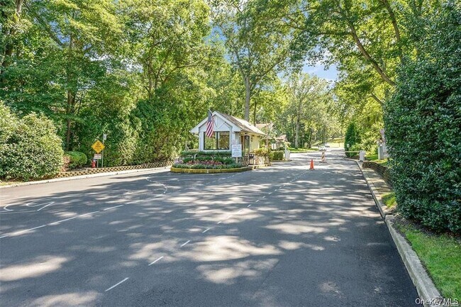 855 Skyline Dr