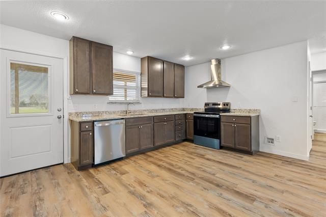 Photo - 6934 Simmons Dr