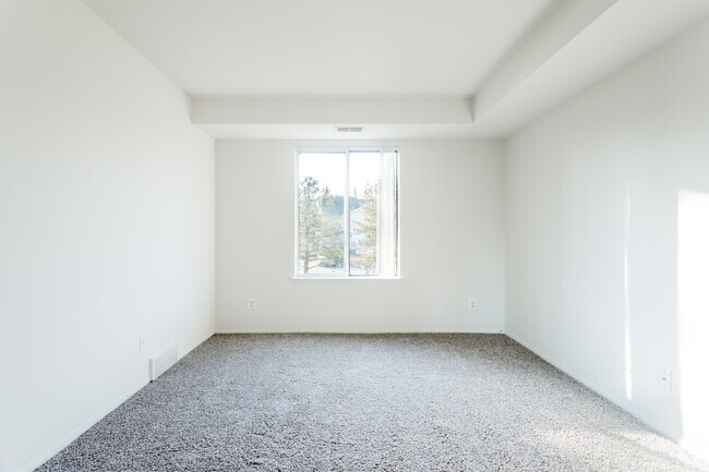 2 BR, 2 BA - 985 SF
