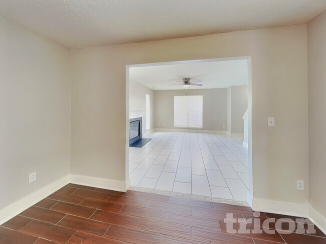 Photo - 7116 Lowen Rd