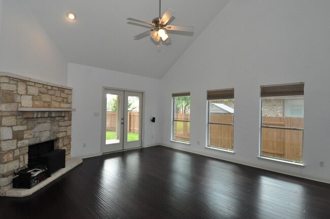 Photo - 3323 Pine Needle Cir