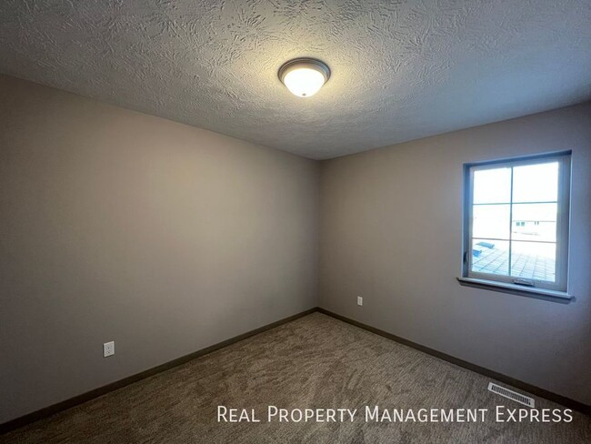 Photo - 2348 S Ronsiek Ave