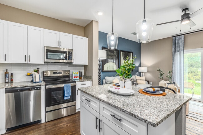 3BR, 3BA - 1,3175SF - kitchen