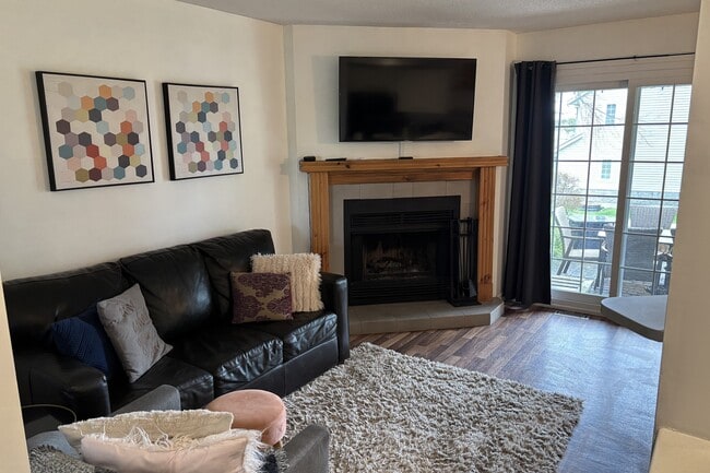 Photo - 146 Settlers Way Unit 32