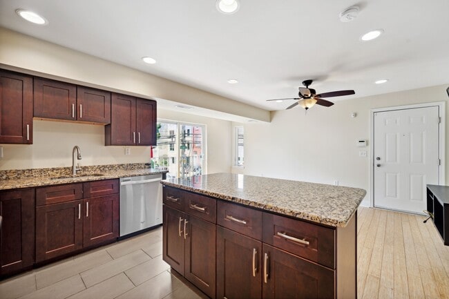 Building Photo - 2129 N 17th St Unit C