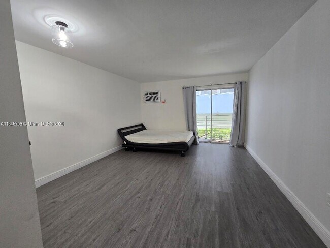 Photo - 1441 Lincoln Rd Unit 210