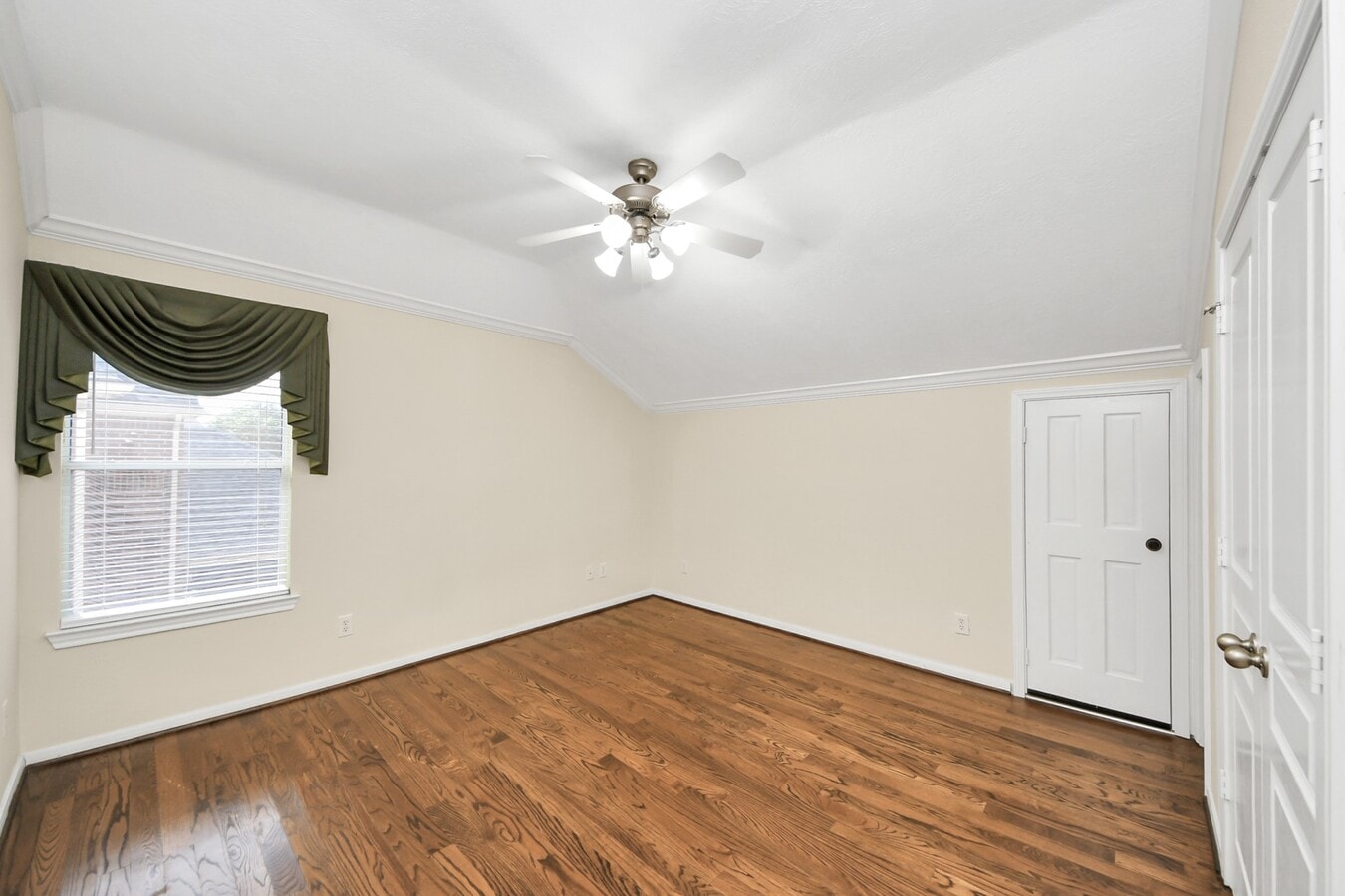 Photo - 2218 Longspur Ln