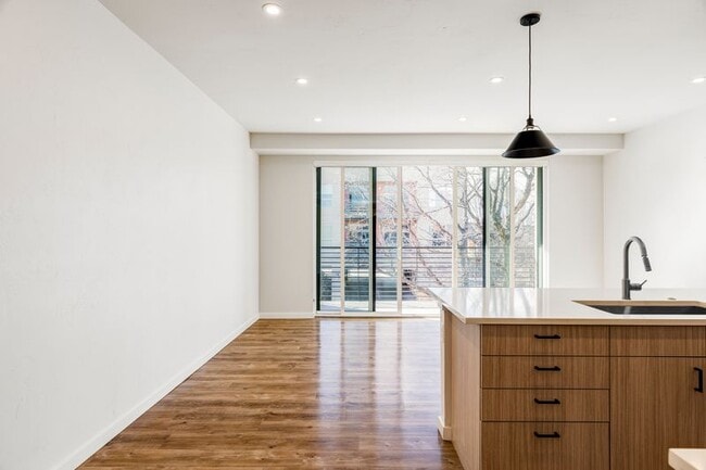 Photo - Logan Square Apartments