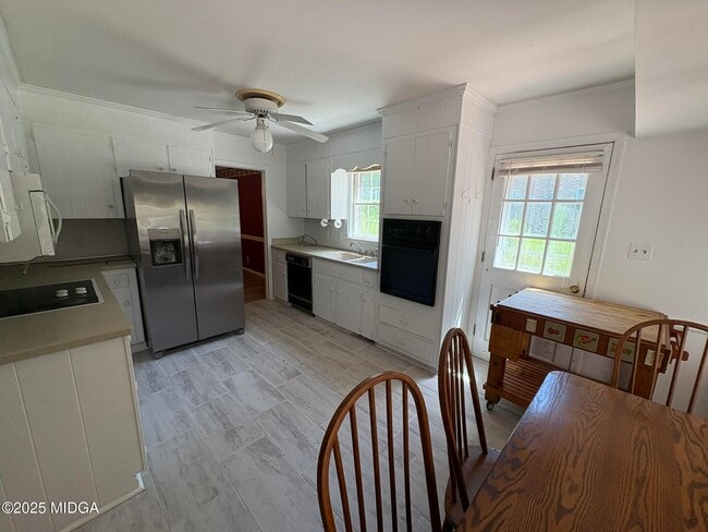 Photo - 1442 Maplewood Dr