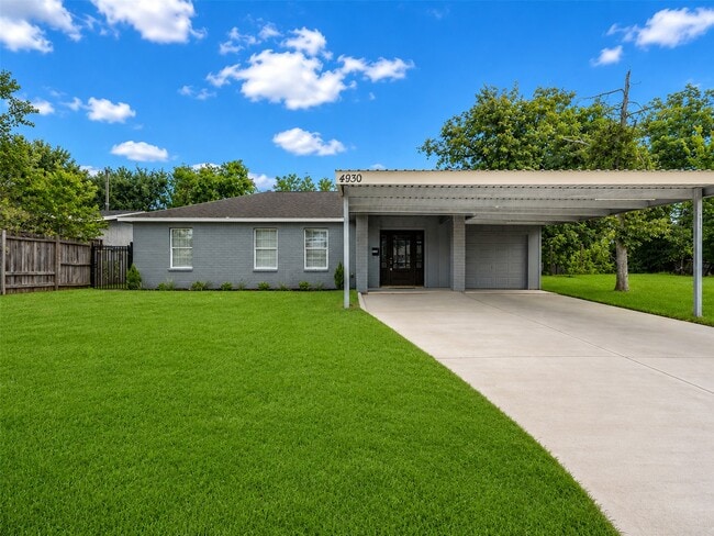 Photo - 4930 Holloway Dr