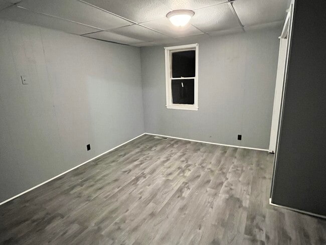 Photo - 629 E Broadway St