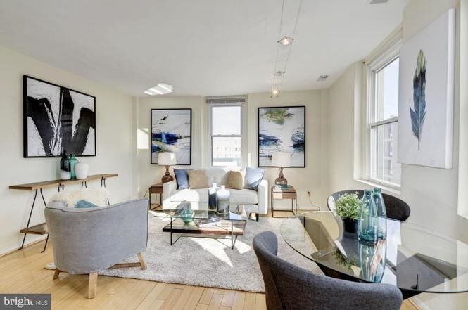 Photo - 1133 13th St NW