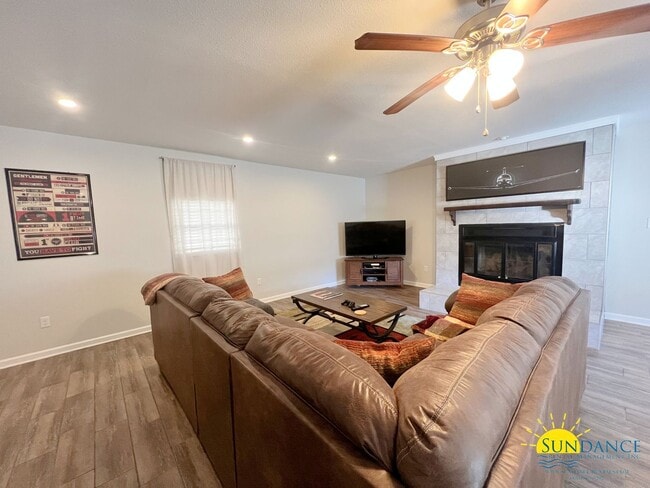 Photo - Gorgeous 3 Bedroom Home in Shalimar!