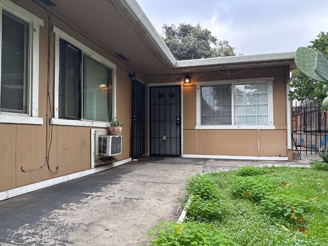 Photo - Cozy 1 bed 1 bath apartment Unit 4