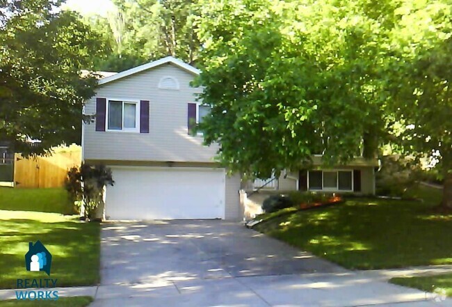 Building Photo - Wonderful 3 bedroom, 2 bath in South Lincoln Rental