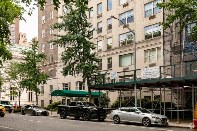 Photo - 965 Fifth Ave