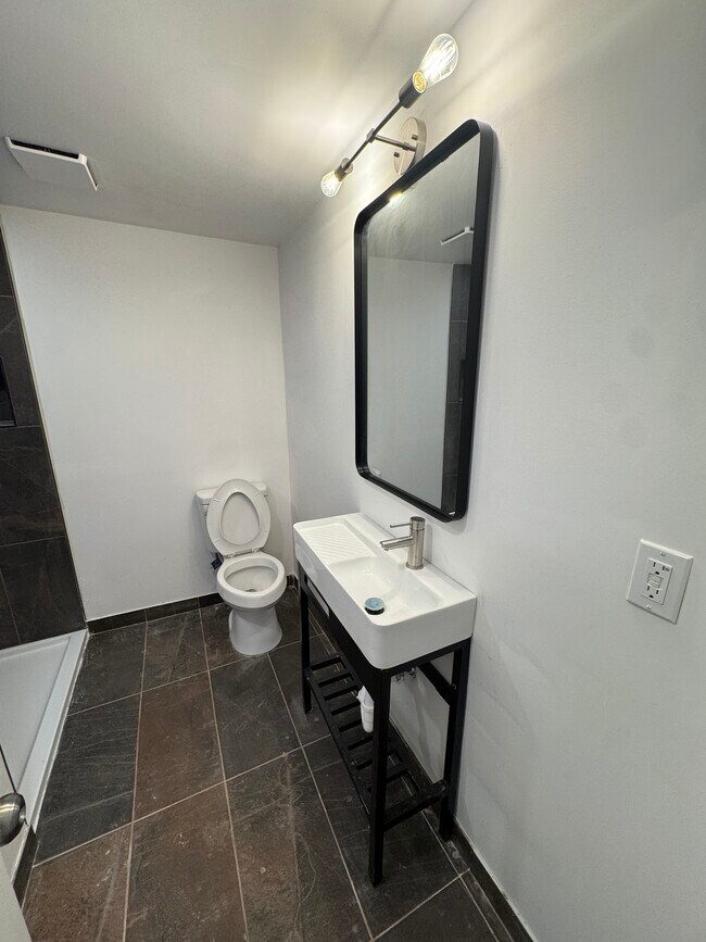 Photo - 839 S Jackson St Unidad 3