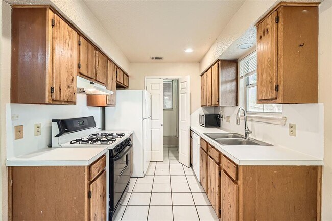 Photo - 1611 Cinnamon Path