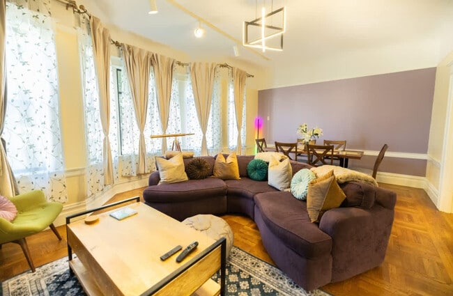 Building Photo - 1107 Broadway-SI ID1309749P Unit SI ID1309749P