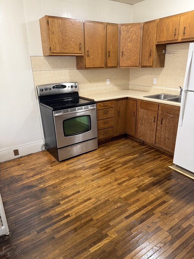 Building Photo - 711 N 5th St Unit 1 North