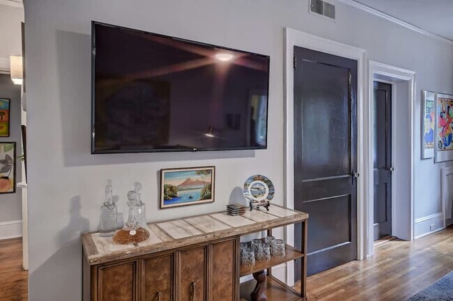 Photo - 518 Lamar Ave Unit FL2-ID1331044P