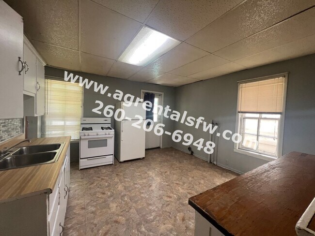 Photo - 3 Bedroom House -$200 off first months rent