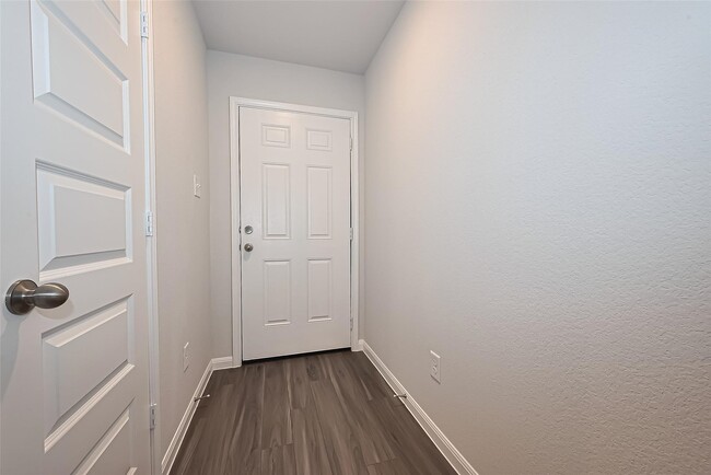 Building Photo - 2412 Cave Fish Dr