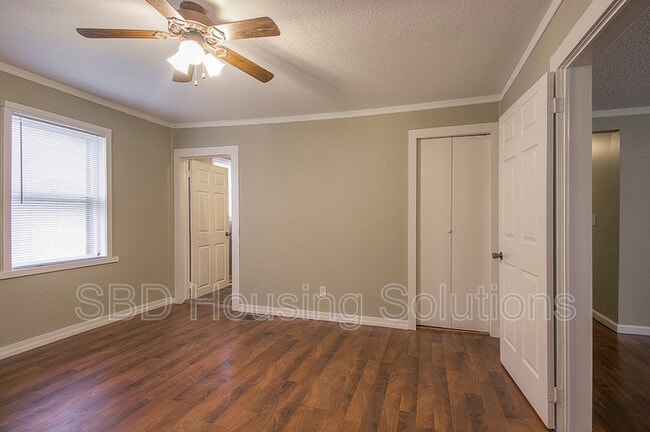 Photo - 11518 Hackett St