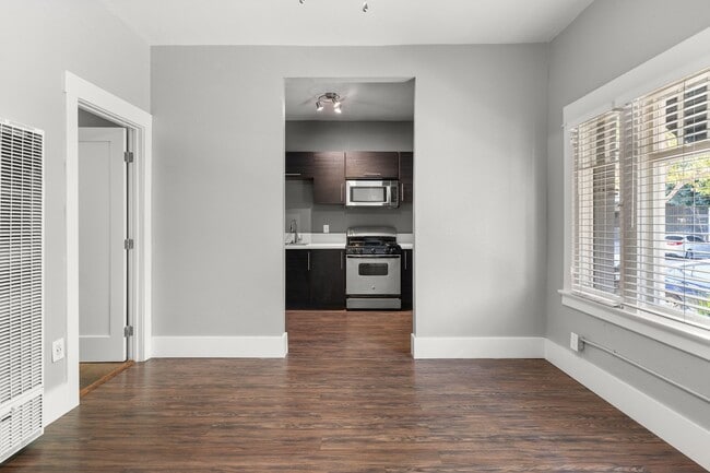 Photo - Elm Avenue Apartments